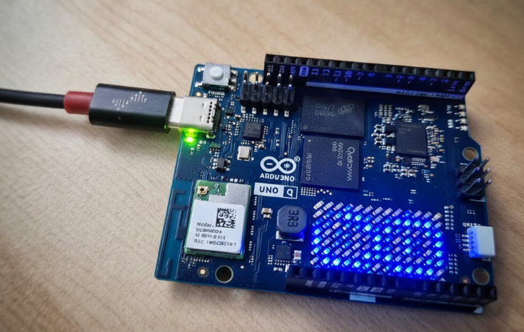 Read more about the article Arduino Uno Q: A New Paradigm.